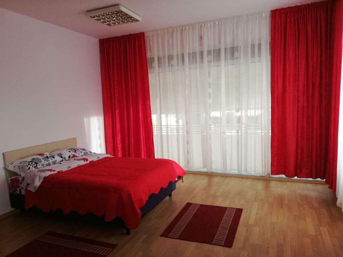 Pensiunea La Safari Târgu Neamţ Exterior foto