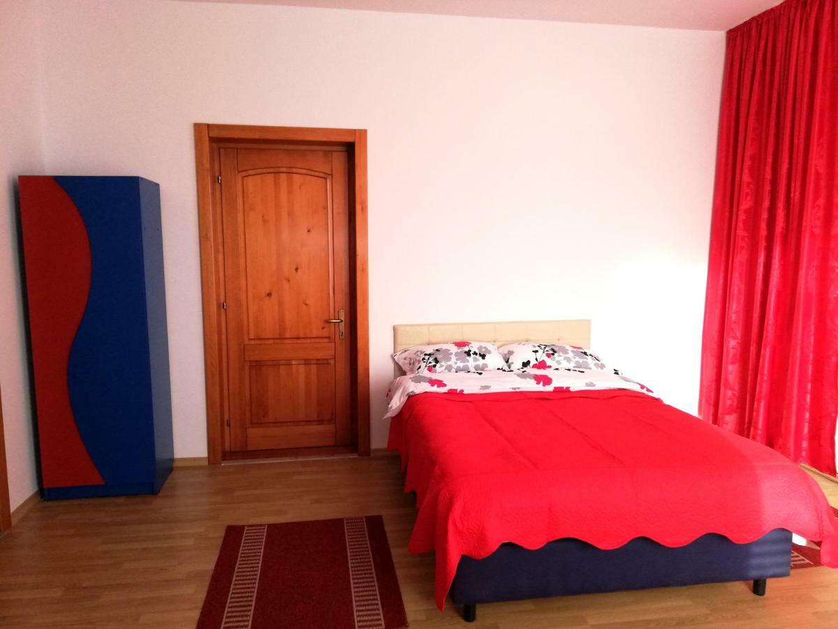 Pensiunea La Safari Târgu Neamţ Exterior foto