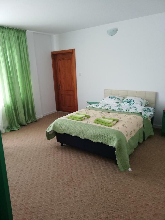 Pensiunea La Safari Târgu Neamţ Exterior foto