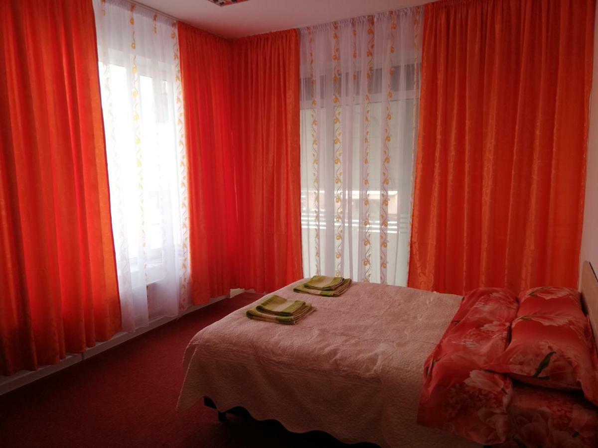 Pensiunea La Safari Târgu Neamţ Exterior foto