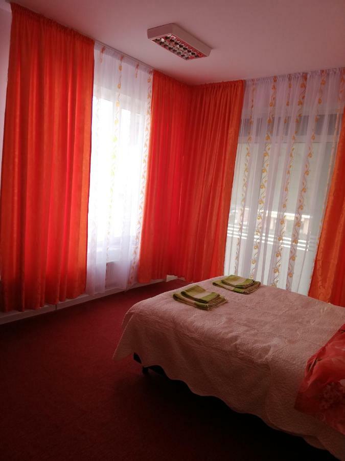Pensiunea La Safari Târgu Neamţ Exterior foto