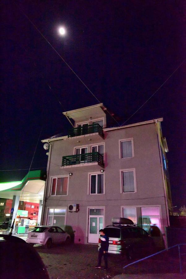 Pensiunea La Safari Târgu Neamţ Exterior foto