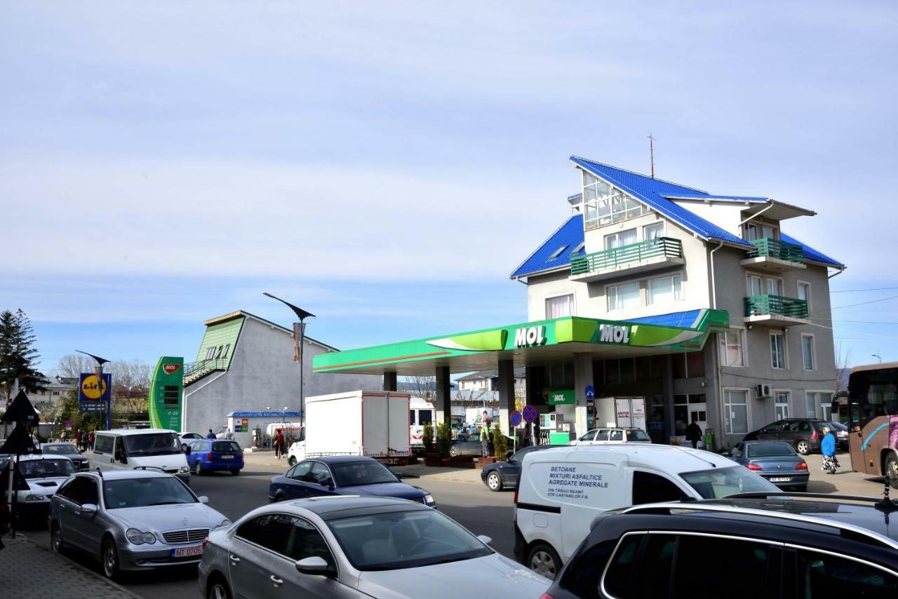 Pensiunea La Safari Târgu Neamţ Exterior foto